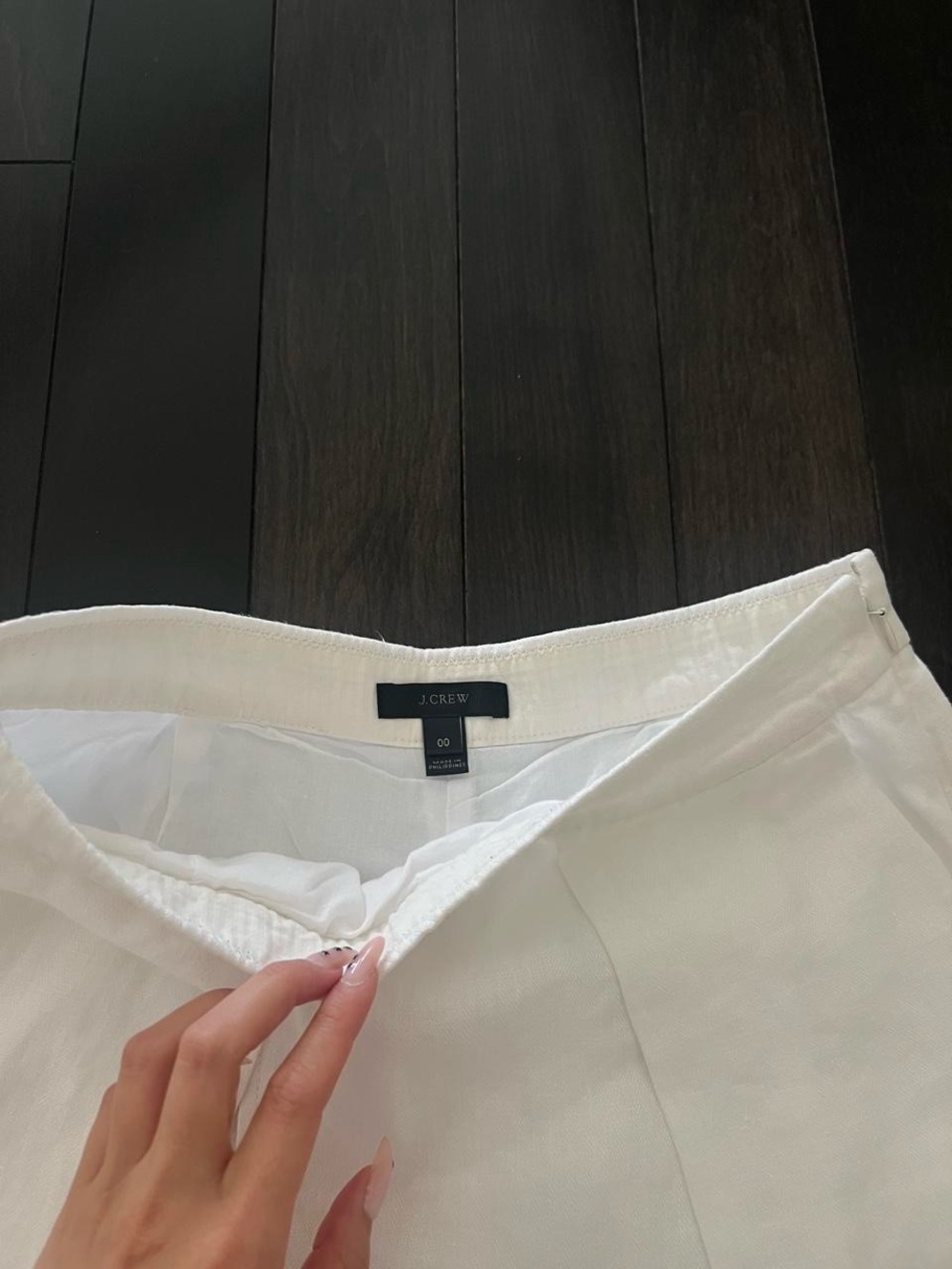 White Women's Pleated Skort Shorts - Picture 2 of 4